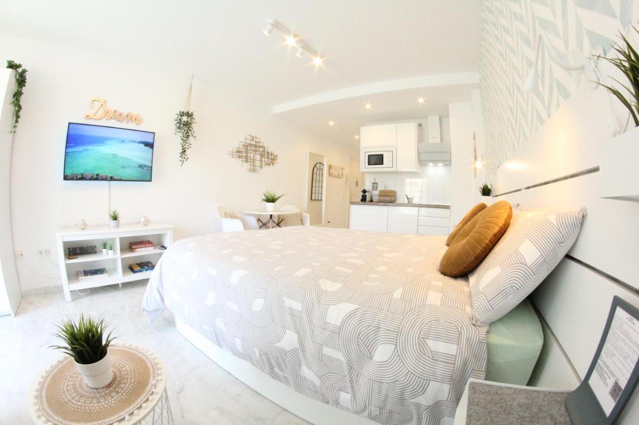 شقة Torremolinos - New Central Studio Plata With Balcony المظهر الخارجي الصورة