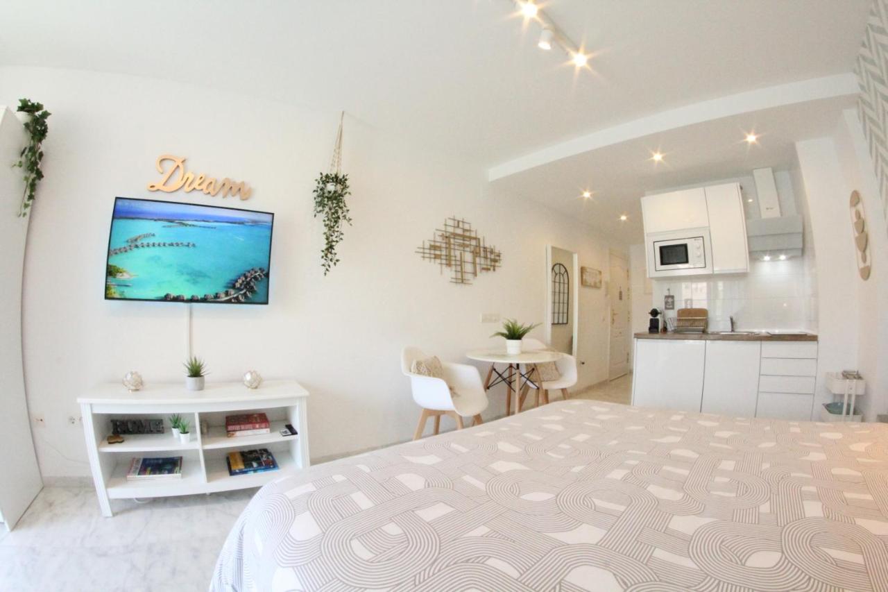شقة Torremolinos - New Central Studio Plata With Balcony المظهر الخارجي الصورة