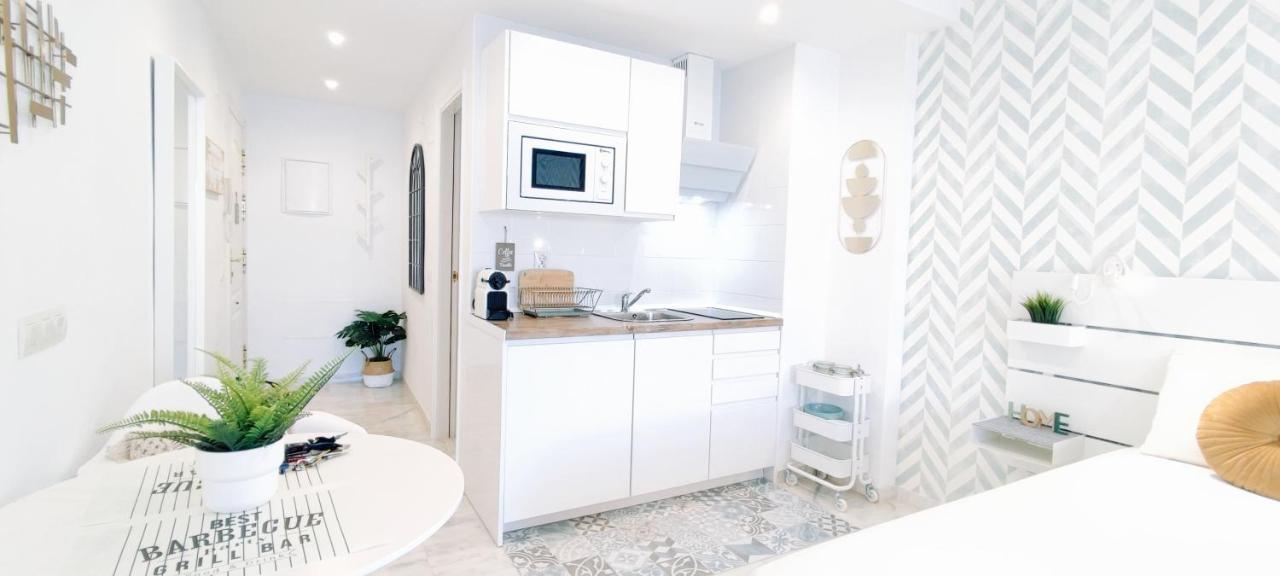 شقة Torremolinos - New Central Studio Plata With Balcony المظهر الخارجي الصورة